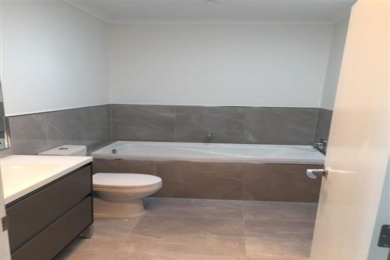 Photo of property in 8 Tyler Davies Drive, Red Beach, 0932