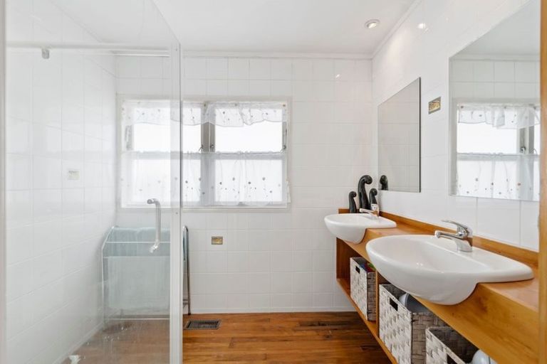 Photo of property in 8 Halberg Street, Papakura, 2110