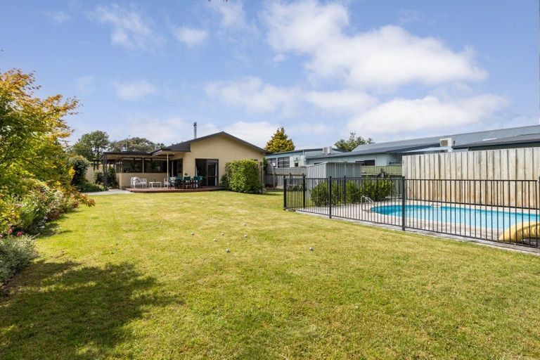 Photo of property in 12 Church Road, Taradale, Napier, 4112