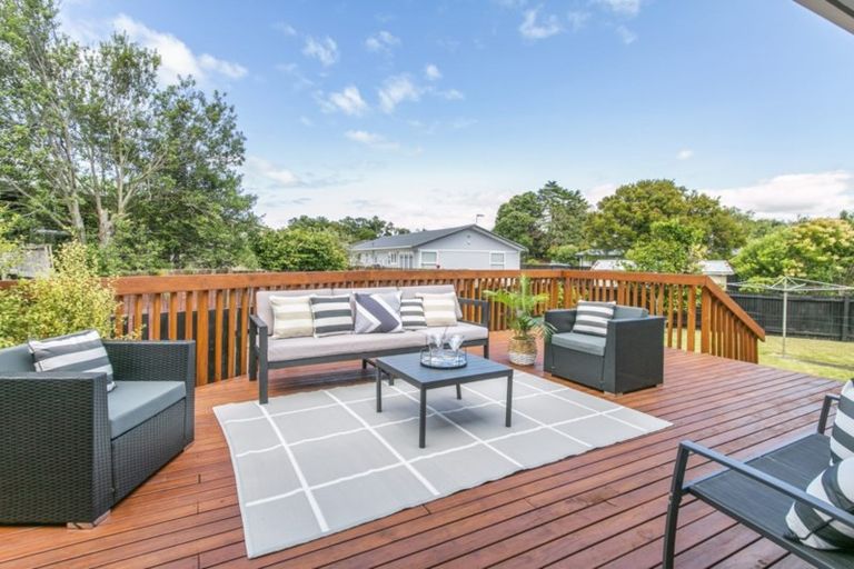 Photo of property in 17 Lindis Place, Mangere Bridge, Auckland, 2022