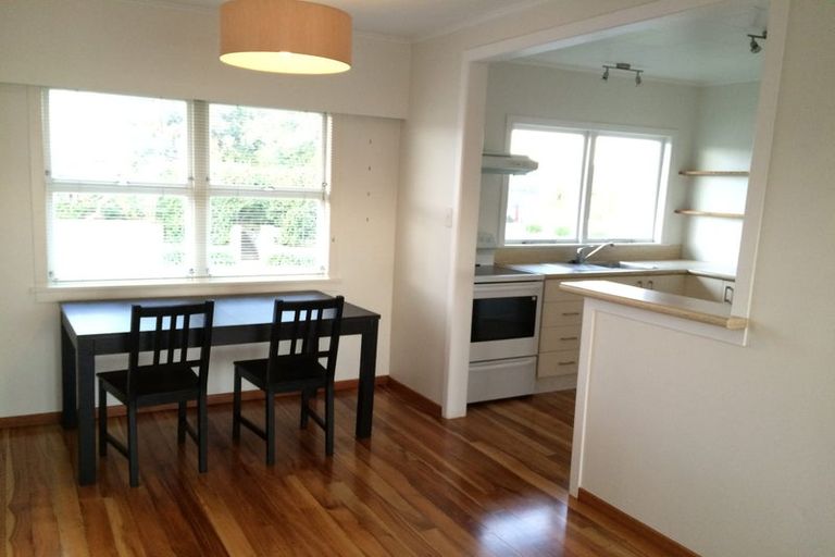 Photo of property in 40-40a Hamblyn Street, Strandon, New Plymouth, 4312