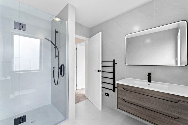 Photo of property in 71 Taukahiwi Road, Pukekohe, 2120