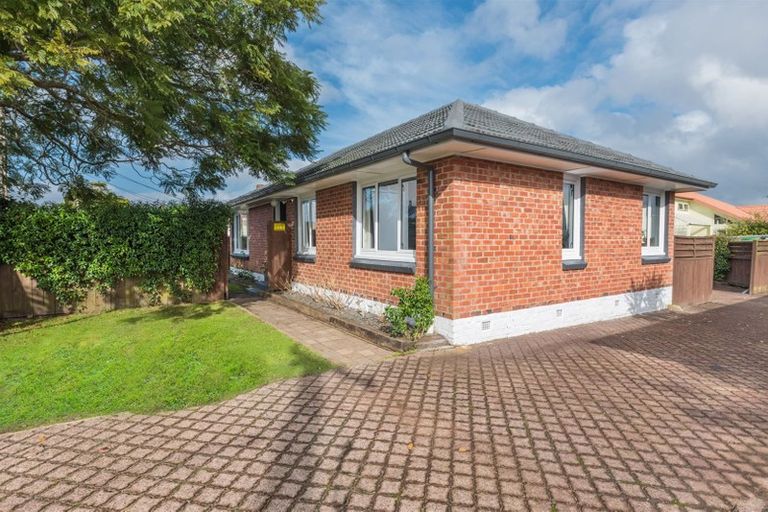 Photo of property in 638 Te Atatu Road, Te Atatu Peninsula, Auckland, 0610