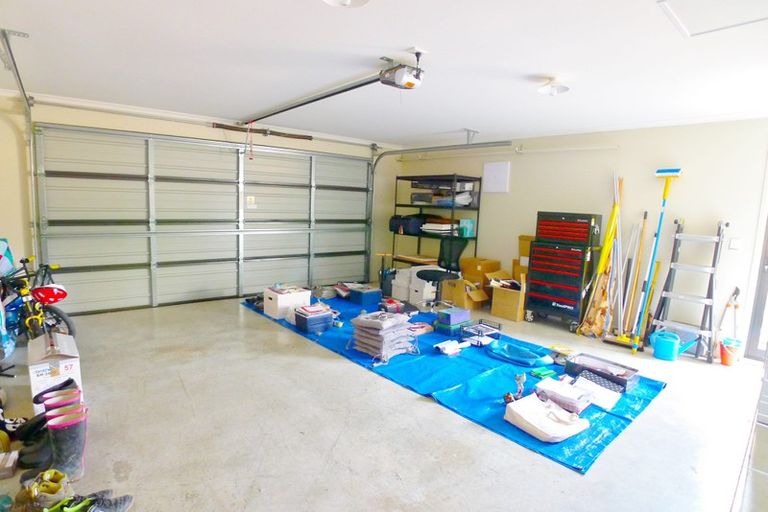 Photo of property in 2 Renata Crescent, Te Atatu Peninsula, Auckland, 0610