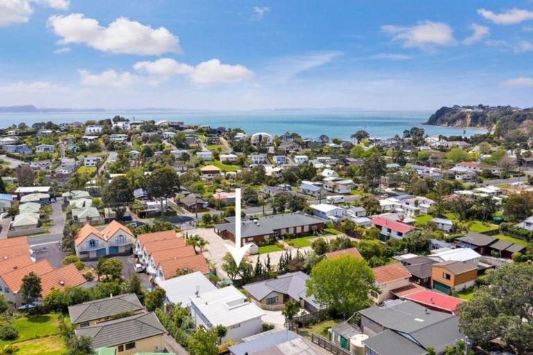 Photo of property in 14a Holiday Road, Stanmore Bay, Whangaparaoa, 0932