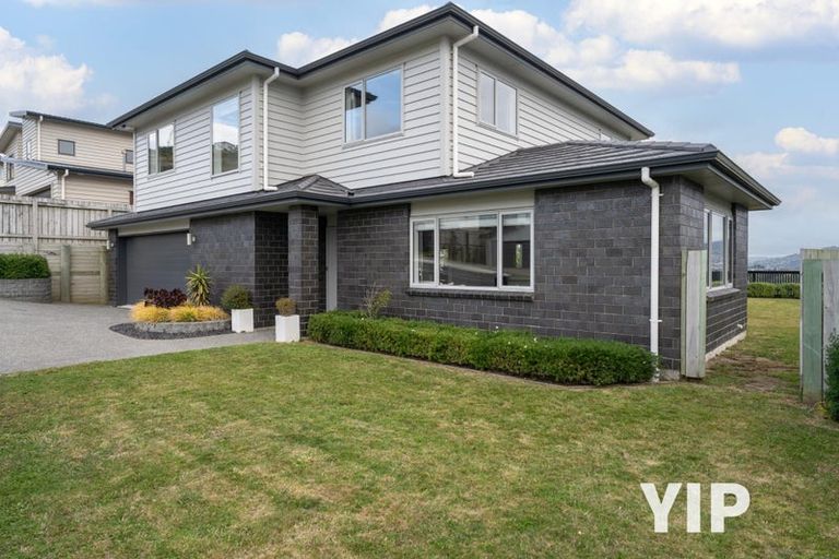 Photo of property in 16 Havana Rise, Grenada Village, Wellington, 6037