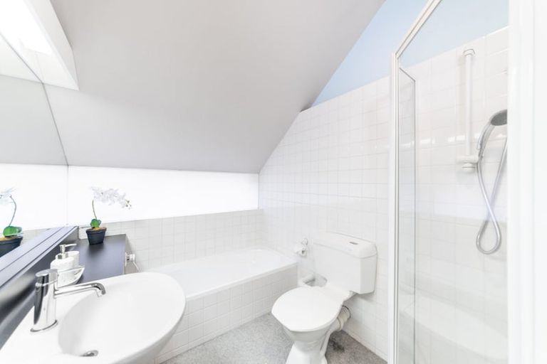 Photo of property in 17 Swanleigh Place, Ilam, Christchurch, 8041