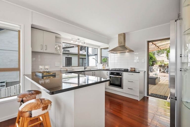 Photo of property in 59 Kennedy Avenue, Forrest Hill, Auckland, 0620