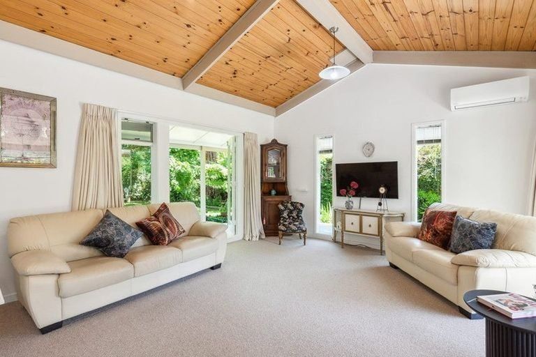 Photo of property in 12 Kowhai Grove, Waikanae, 5036