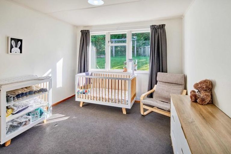 Photo of property in 52 Owhiti Street, Titahi Bay, Porirua, 5022