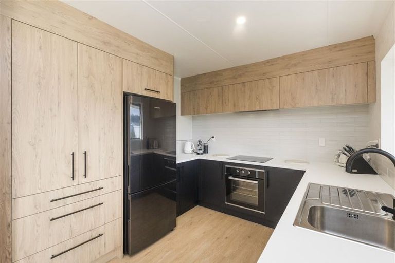 Photo of property in 50 John F Kennedy Drive, Milson, Palmerston North, 4414