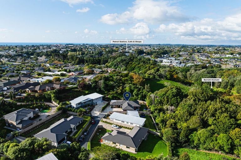 Photo of property in 5 Fern Lane, Whalers Gate, New Plymouth, 4310