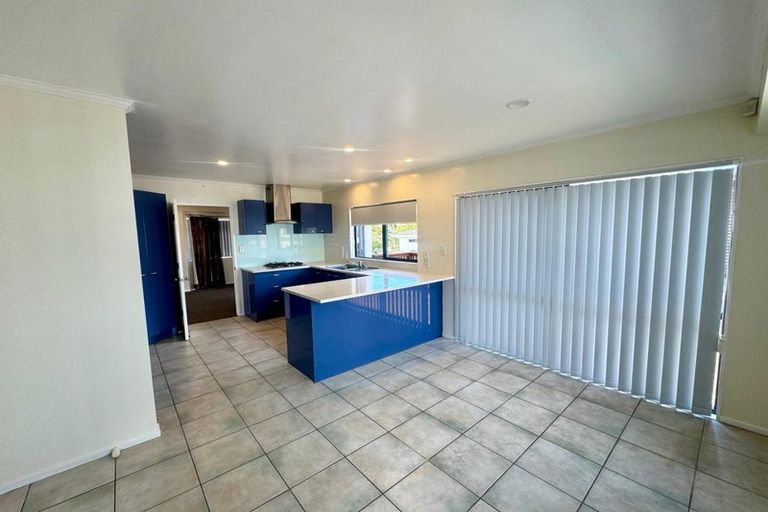 Photo of property in 24a Reeves Road, Pakuranga, Auckland, 2010
