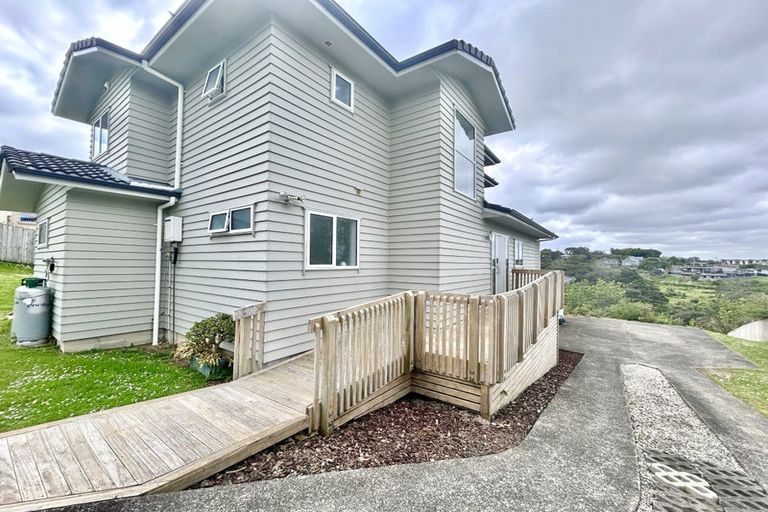 Photo of property in 28 Mantra Road, Massey, Auckland, 0614
