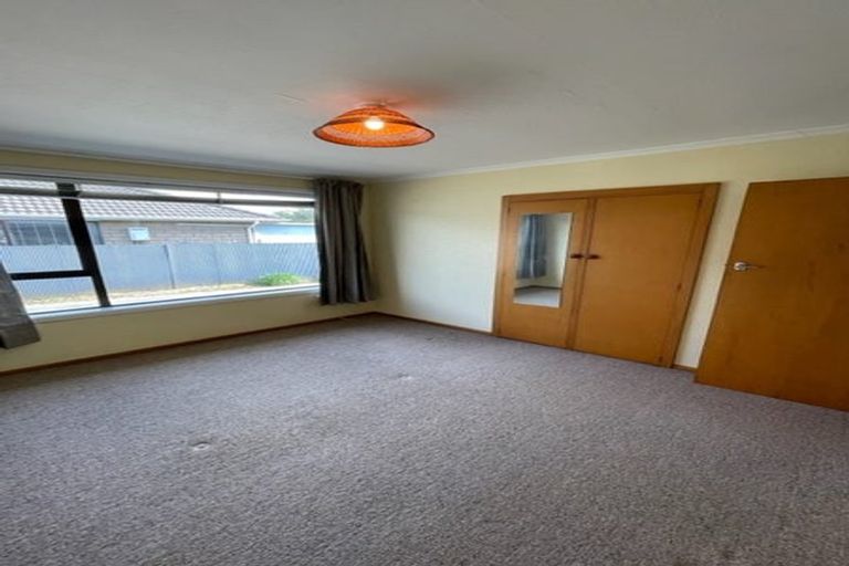 Photo of property in 53 Oriana Crescent, Hornby, Christchurch, 8042