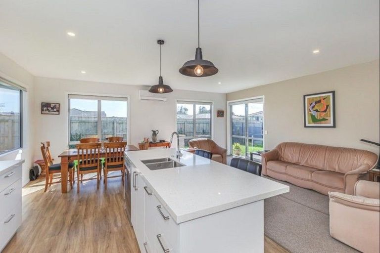 Photo of property in 5 Oak Place, Levin, 5510