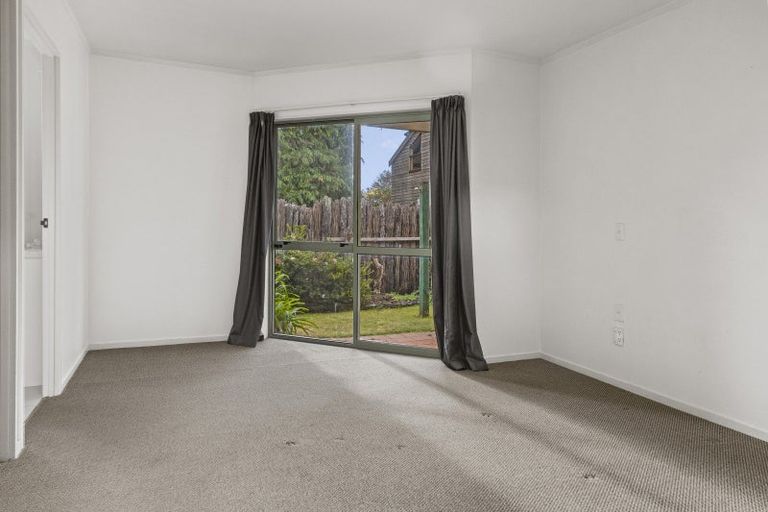 Photo of property in 8 Kathleen Place, Rainbow Point, Taupo, 3330