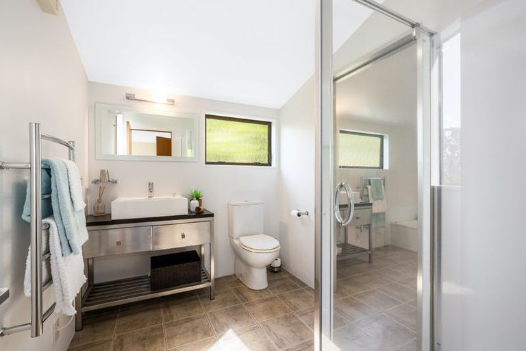 Photo of property in 14 The Crowsnest, Whitby, Porirua, 5024