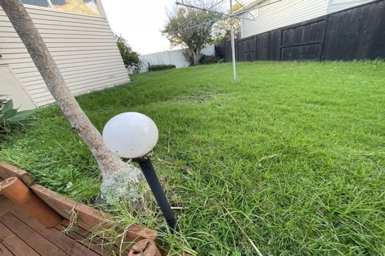 Photo of property in 41 Lynwood Road, New Lynn, Auckland, 0600