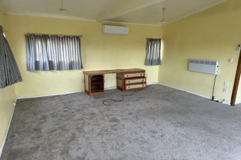 Photo of property in 31 Fairclough Road, Beach Haven, Auckland, 0626