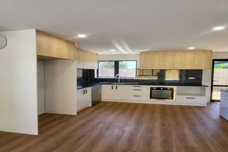 Photo of property in 10 Benton Place, Manurewa, Auckland, 2102