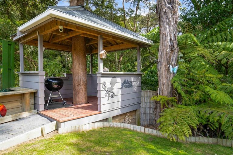 Photo of property in 2/5 Eugen Place, Bayview, Auckland, 0629