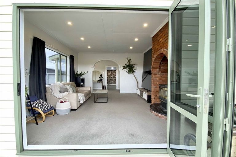 Photo of property in 17 Moa Street, Waikiwi, Invercargill, 9810