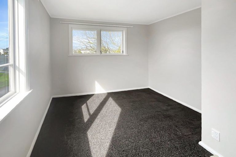 Photo of property in 34-36 Devon Crescent, Bulls, 4818