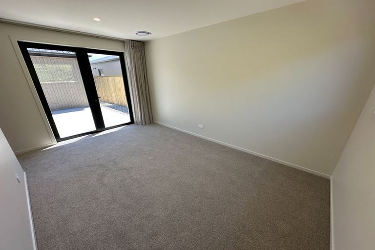 Photo of property in 203 Howden Drive, Jacks Point, 9371