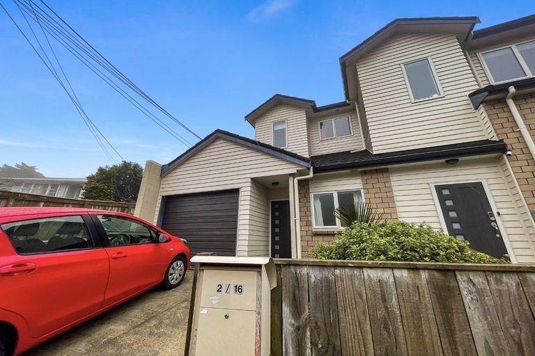 Photo of property in 16 Black Rock Road, Newlands, Wellington, 6037