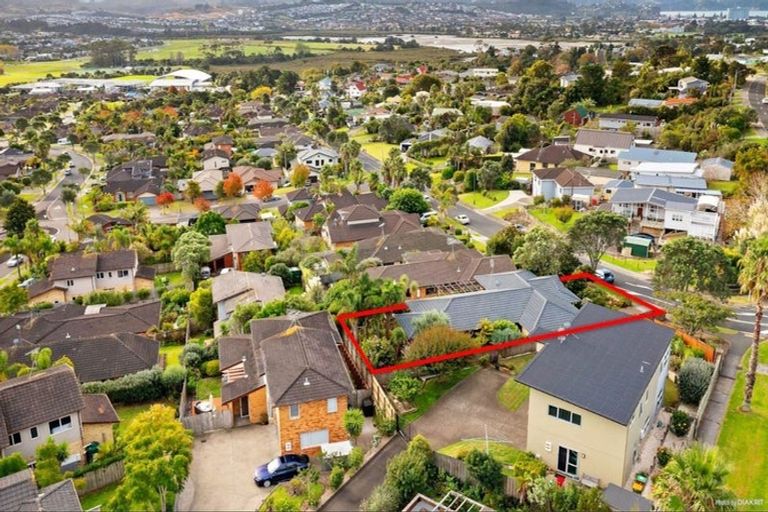 Photo of property in 4 Jelas Road, Red Beach, 0932