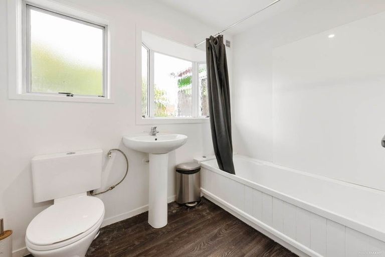 Photo of property in 41 Don Buck Road, Massey, Auckland, 0614