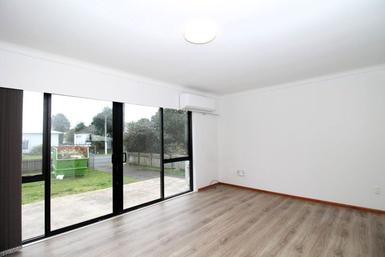Photo of property in 27 Myers Road, Manurewa East, Auckland, 2102
