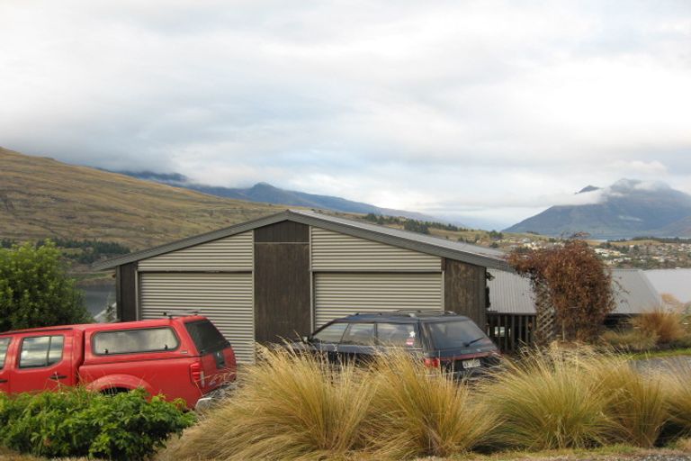 Photo of property in 13 Woodlands Close, Queenstown, 9300