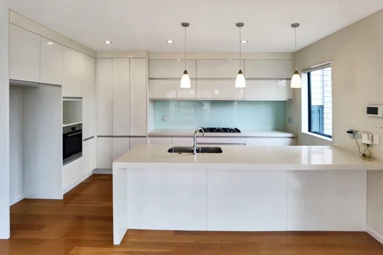 Photo of property in 19 Wye Oak Drive, Schnapper Rock, Auckland, 0632