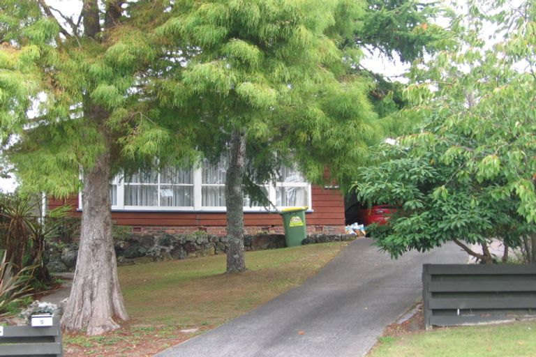 Photo of property in 5 De Val Drive, Titirangi, Auckland, 0604
