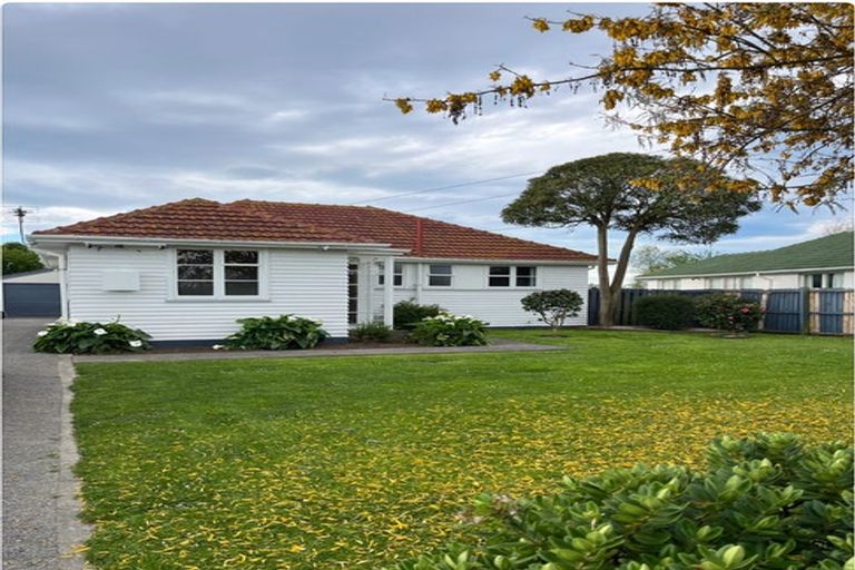 Photo of property in 30 Ealing Street, Redwood, Christchurch, 8051