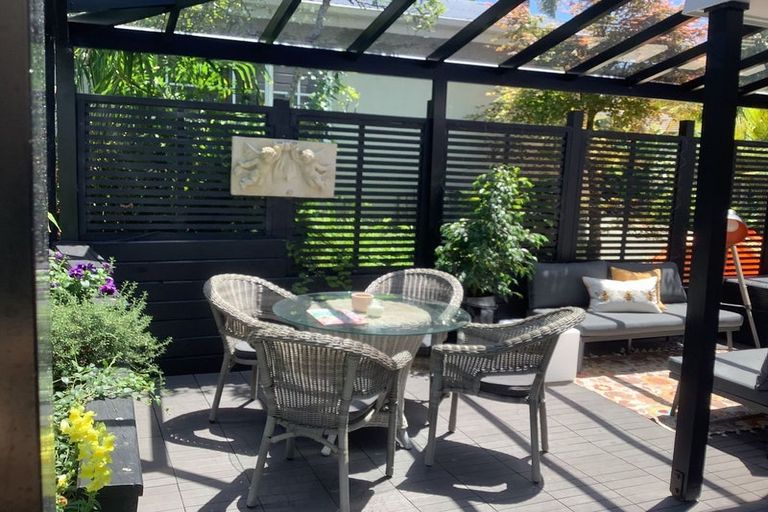 Photo of property in 1/2 Heathcote Road, Castor Bay, Auckland, 0620