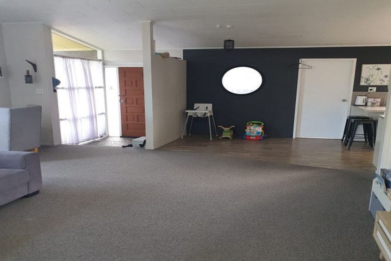 Photo of property in 53 Sandspit Road, Waiuku, 2123