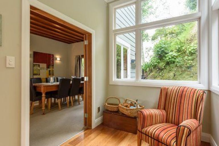 Photo of property in 135 Glenmore Street, Kelburn, Wellington, 6012