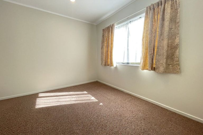 Photo of property in 9/8 Margan Avenue, New Lynn, Auckland, 0600