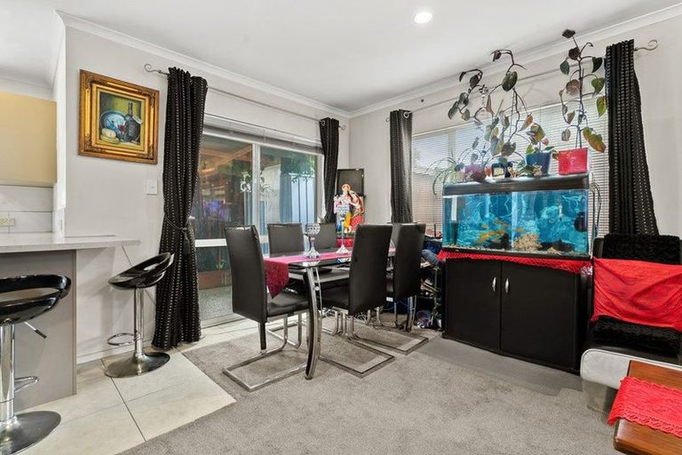 Photo of property in 327 Chapel Road, Flat Bush, Auckland, 2016