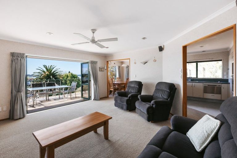 Photo of property in 32 Downing Place, Welcome Bay, Tauranga, 3112