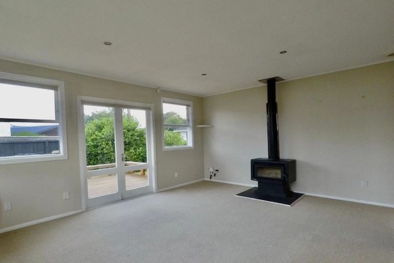 Photo of property in 13 Roby Street, Te Atatu Peninsula, Auckland, 0610