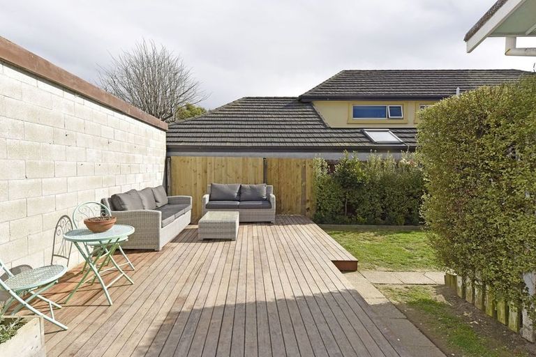 Photo of property in 1/9a Avonhead Road, Avonhead, Christchurch, 8042