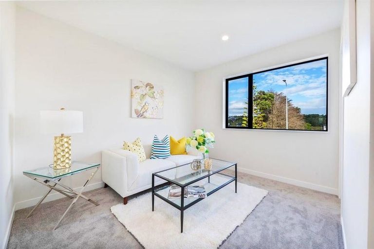 Photo of property in 14 Laquinta Place, Flat Bush, Auckland, 2019