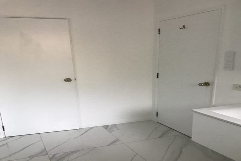 Photo of property in 20 Taupata Street, Redcliffs, Christchurch, 8081