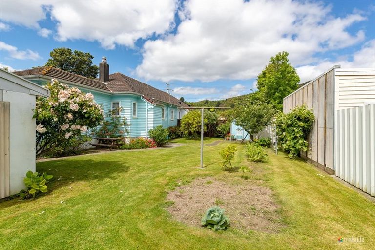 Photo of property in 74 Durham Crescent, Fairfield, Lower Hutt, 5011
