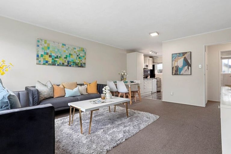 Photo of property in 11/5 Keeling Road, Henderson, Auckland, 0612