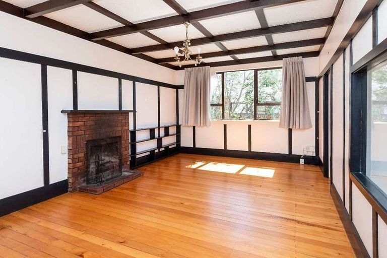 Photo of property in 9 The Esplanade, Eastern Beach, Auckland, 2012